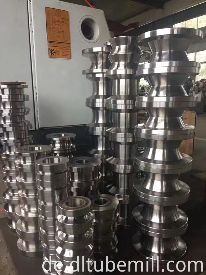 Mold For Steel Pipe Deformation